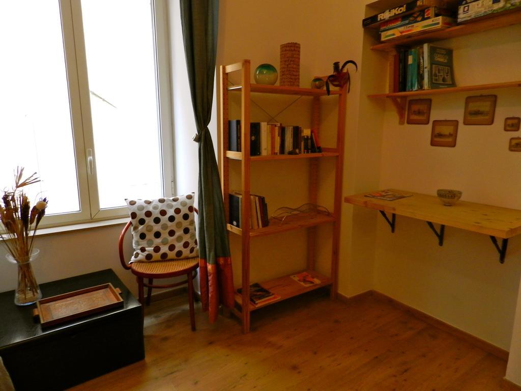 Modern Flat Cavour Apartment Наполи Екстериор снимка
